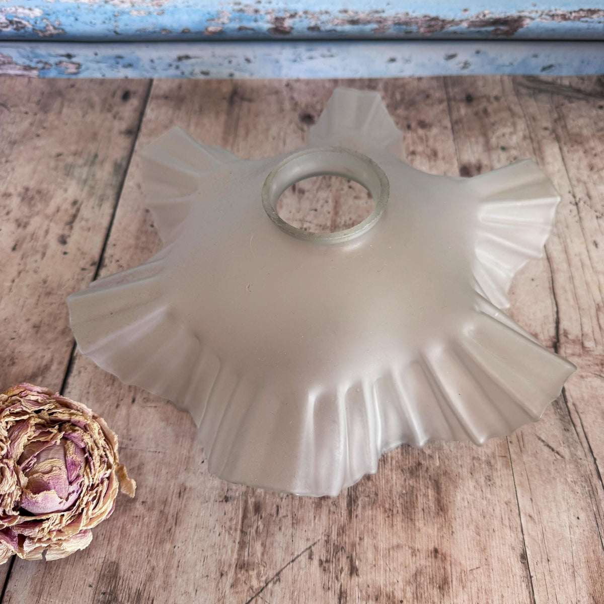 French Vintage Frosted Glass Ruffle Light Shade – detail 3