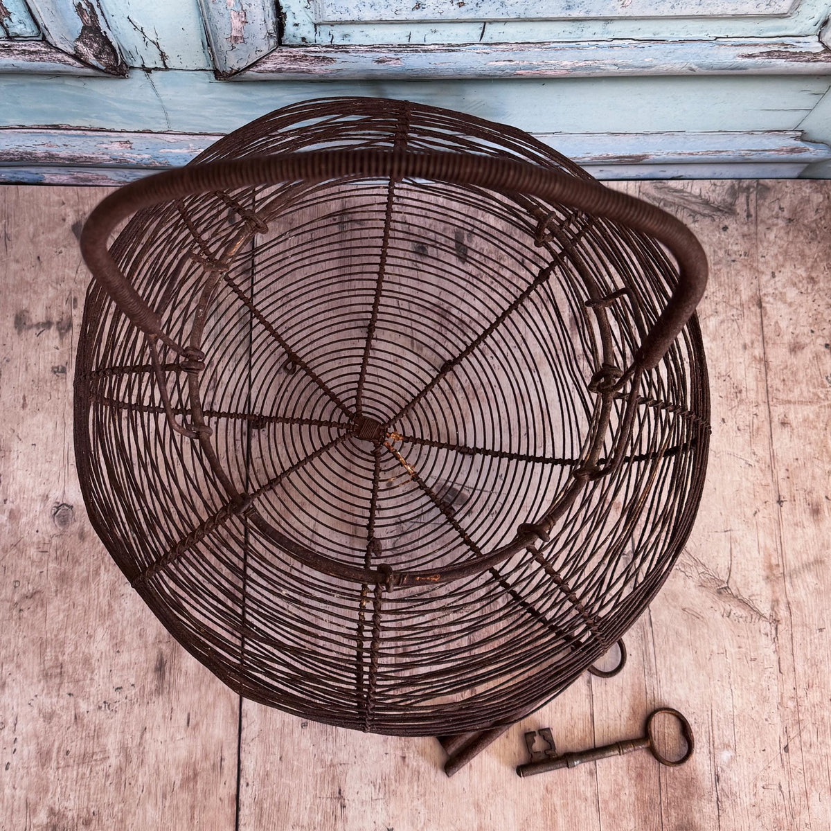 French Vintage Wire Egg Basket – detail 3