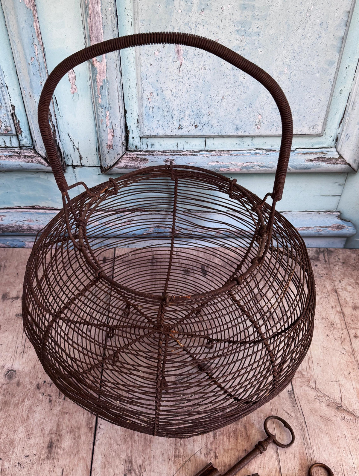 French Vintage Wire Egg Basket – detail 2