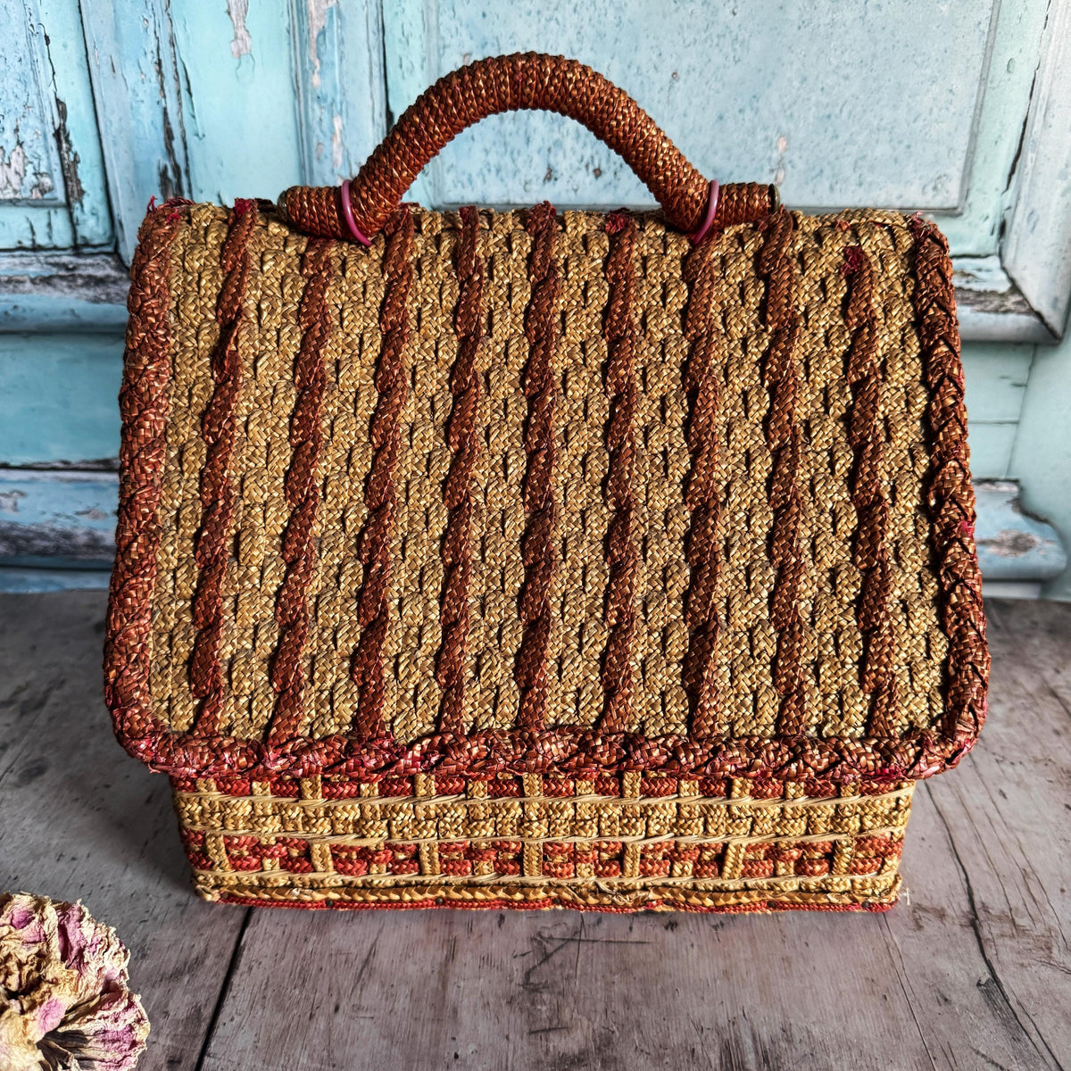 Vintage Woven Cottage-Style Basket, Sewing Box – detail 4